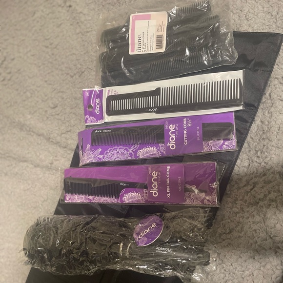 Styling comb set with folding carrying case - Picture 1 of 7